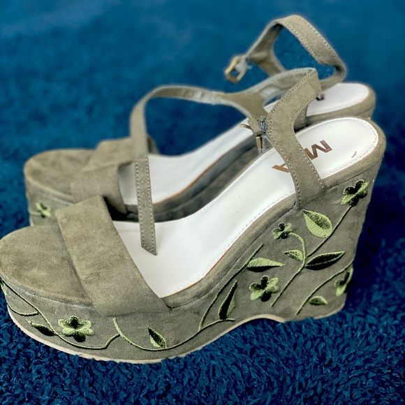 Platform sandals - Picture 4 of 4